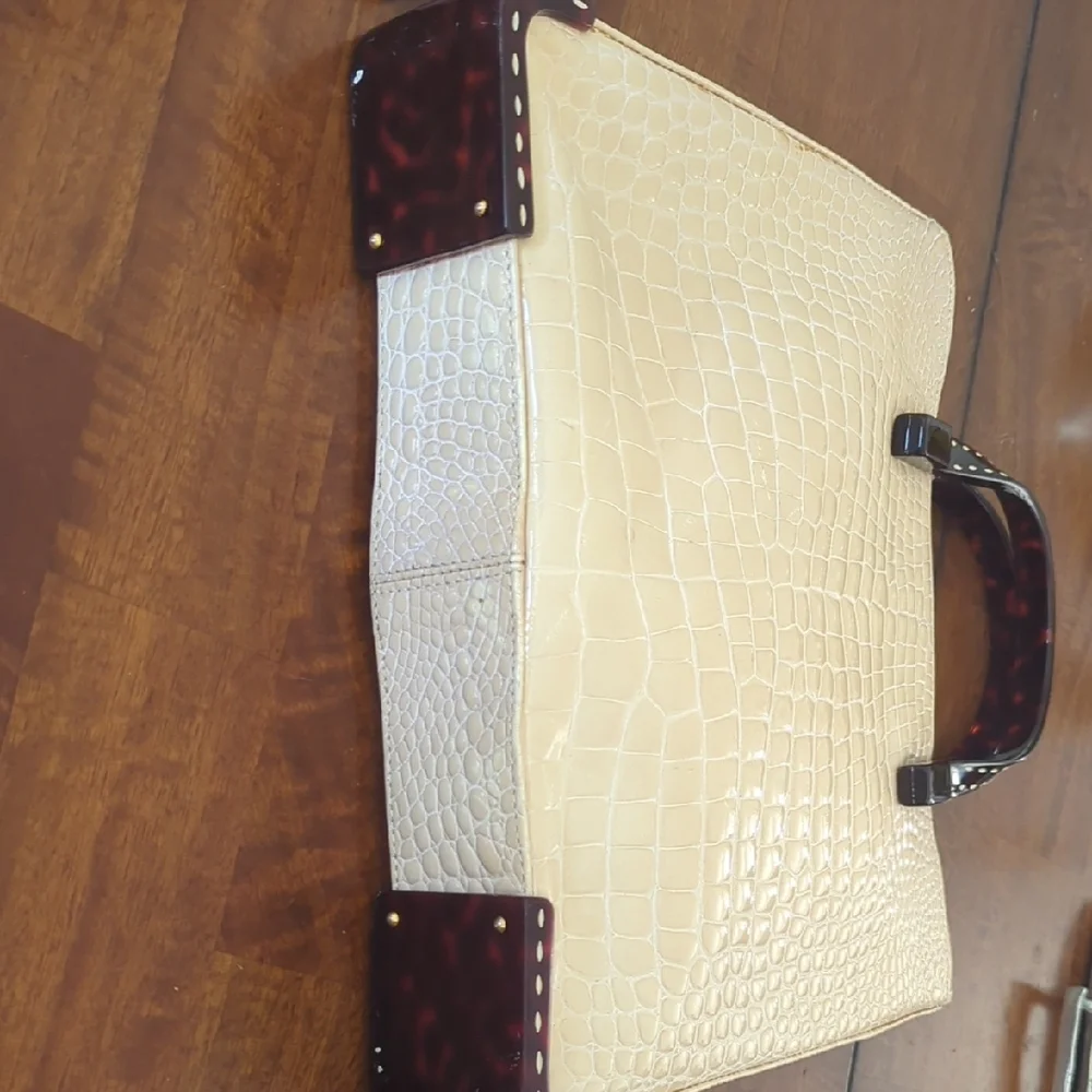 Vintage Crocodile-Embossed Purse Tortoise Acrylic Handle - Picture 9 of 9